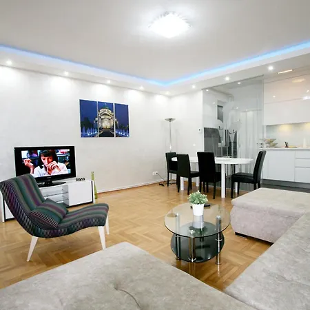 Grande Centar With Parking Διαμέρισμα *