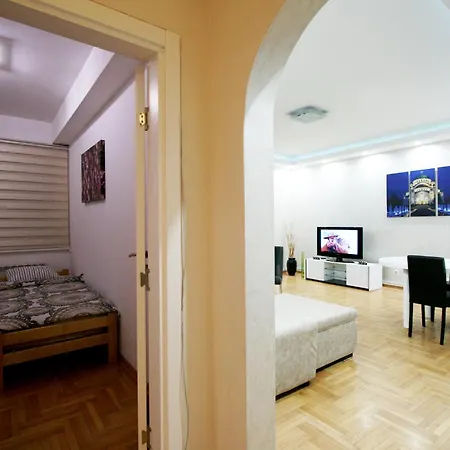 Grande Centar With Parking Διαμέρισμα Βελιγράδι