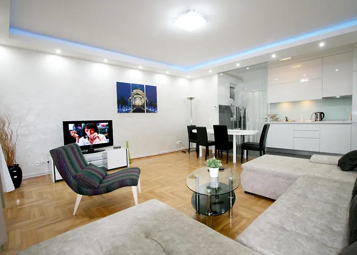 Grande Centar With Parking Διαμέρισμα *