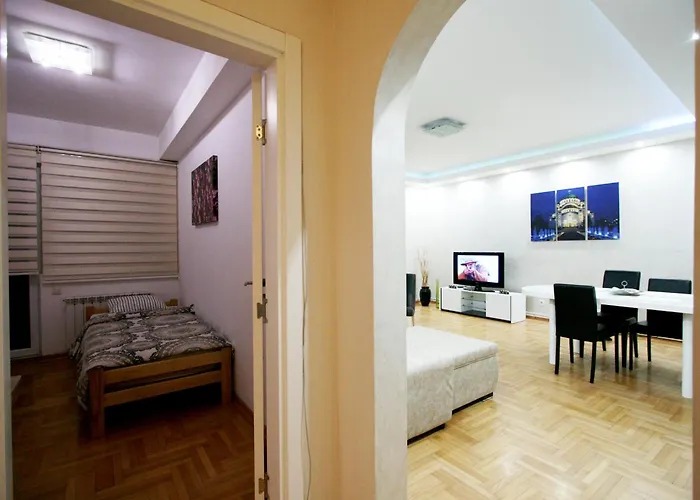 Grande Centar With Parking Διαμέρισμα Βελιγράδι